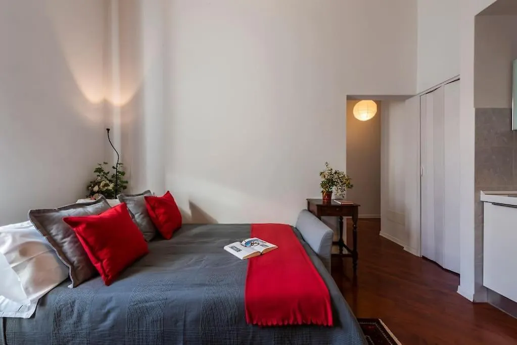 Renovated 19Th Century Apartment Florence Italy