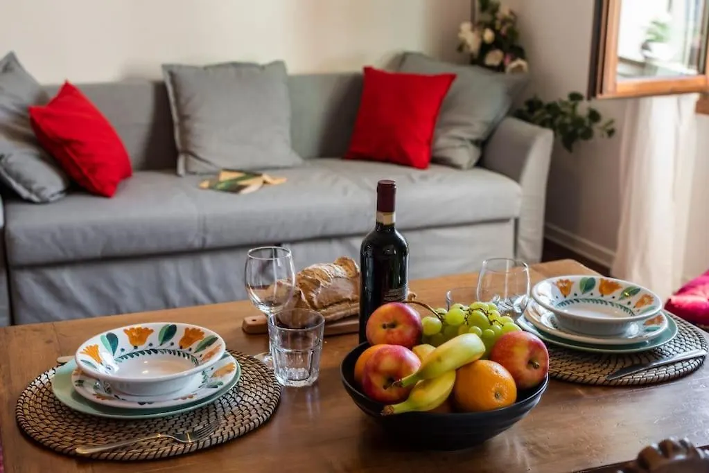 Renovated 19Th Century Apartment Florence